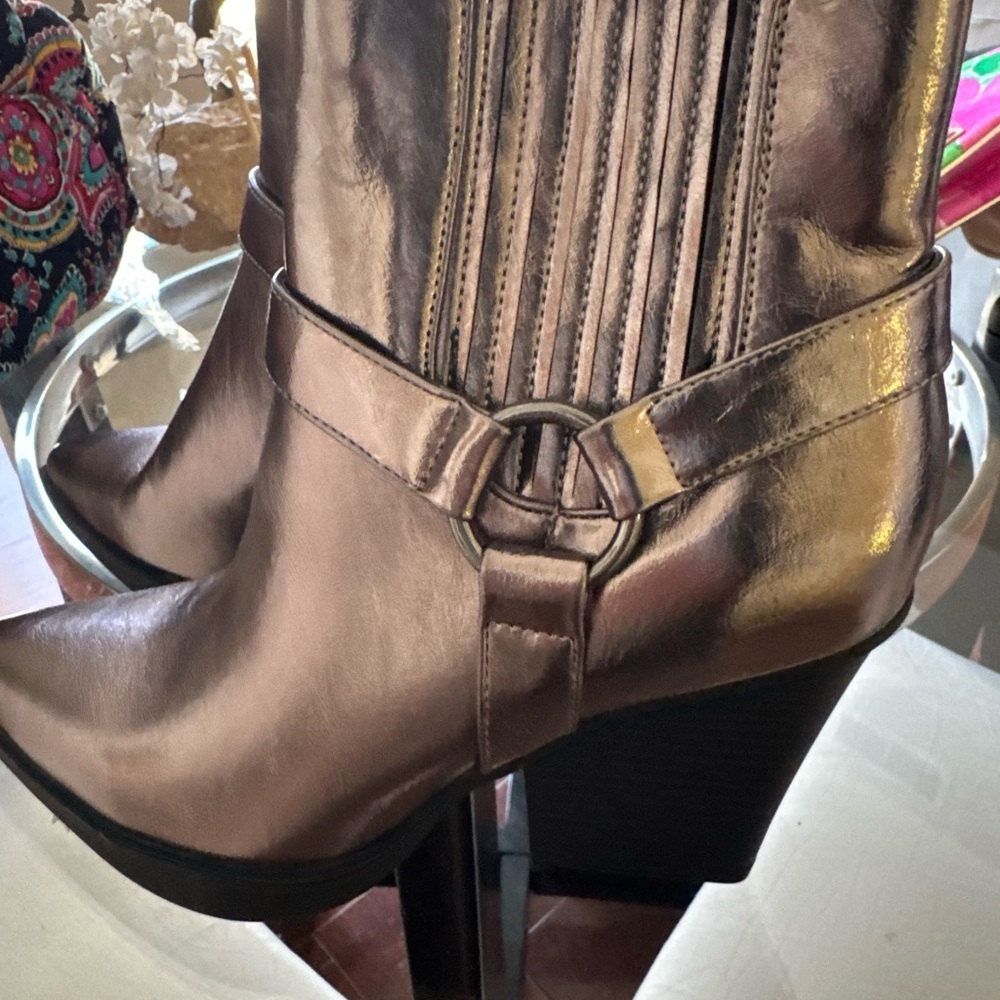 BCBGeneration Women's Cassidy Ankle Western Boot  8 - Picture 5 of 5